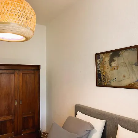 Elegant In The Heart Of Jena