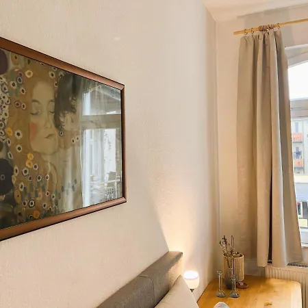 Elegant In The Heart Of Apartment *
